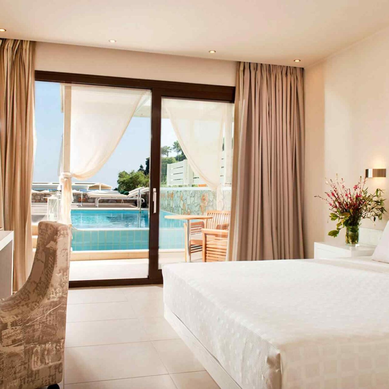 https://movingmachine.com.au/wp-content/uploads/2017/08/hotel-05-8-1280x1280.jpg