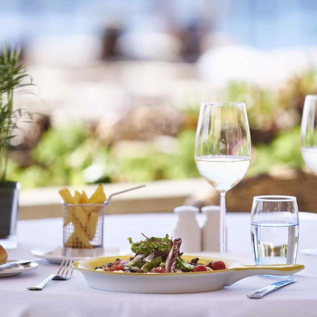 https://movingmachine.com.au/wp-content/uploads/2017/08/restaurant-01-6-1280x1280.jpg